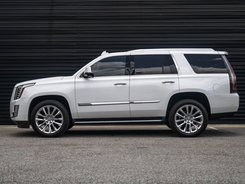 Used 2020 Cadillac Escalade Luxury image 2