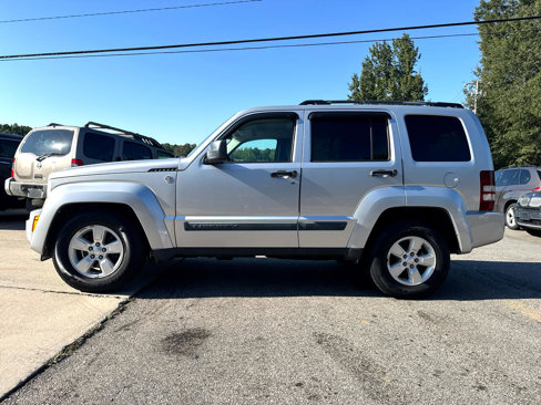 Used 2009 Jeep Liberty Sport w/ Popular Equipment Group image 8