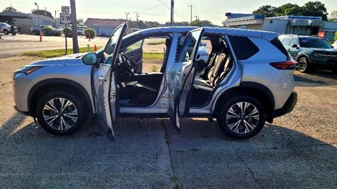 Used 2022 Nissan Rogue SV image 17
