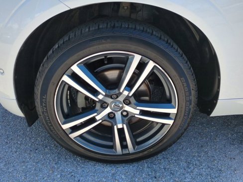 Used 2019 Volvo XC60 T5 Momentum w/ Premium Package image 10