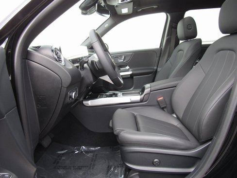 New 2025 Mercedes-Benz GLB 250 4MATIC image 10