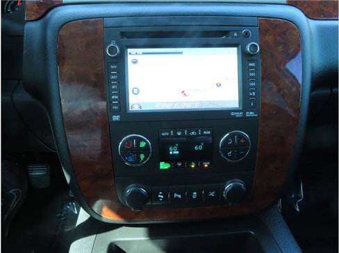 Used 2013 Chevrolet Suburban LTZ image 13