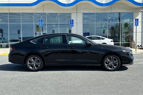 Used 2024 Honda Accord EX image 2