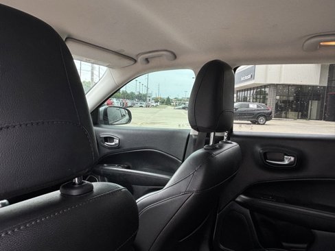 Used 2021 Jeep Compass Latitude image 16