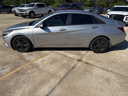 Used 2022 Hyundai Elantra SEL image 8
