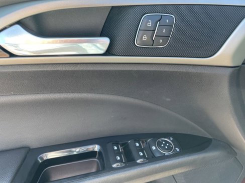 Used 2013 Ford Fusion SE image 19