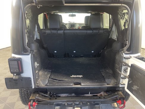 Used 2017 Jeep Wrangler Unlimited Rubicon w/ Connectivity Group image 17