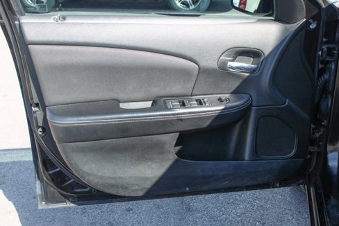 Used 2013 Dodge Avenger SE image 10