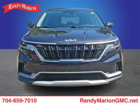Used 2023 Kia Carnival LX image 2