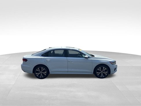Used 2022 Volkswagen Passat 2.0T SE image 25
