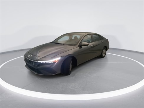 New 2025 Hyundai Elantra SE image 8