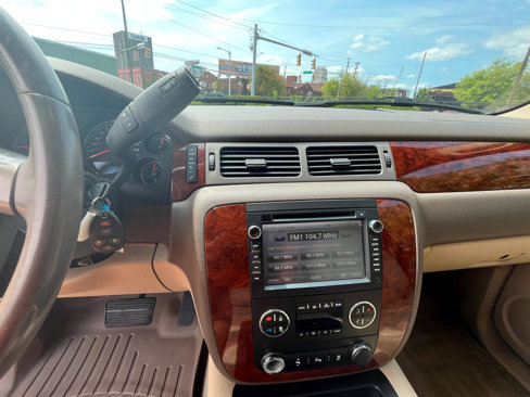 Used 2014 Chevrolet Suburban LT image 26