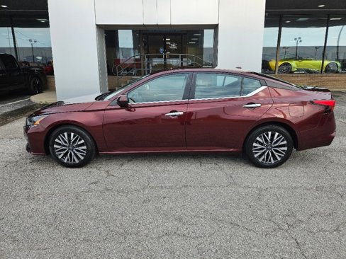 Used 2023 Nissan Altima 2.5 SV image 3
