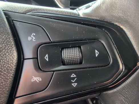 Used 2023 Chevrolet Bolt EUV LT w/ Comfort Package image 23