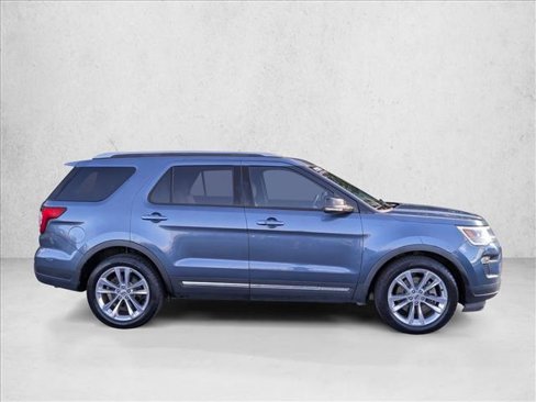 Certified 2018 Ford Explorer XLT w/ Equipment Group 202A image 4
