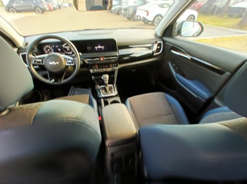 Used 2024 Kia Seltos S image 12