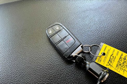 Used 2017 Dodge Journey SE image 14