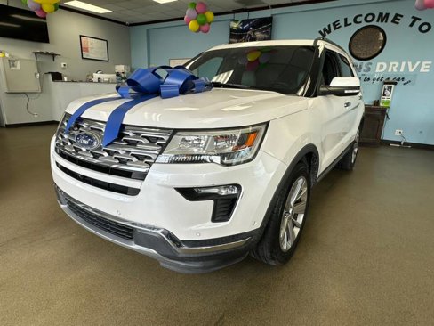 Used 2019 Ford Explorer Limited w/ Ford Safe & Smart Package image 5