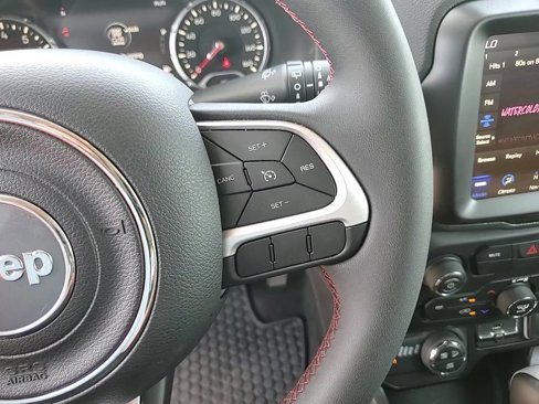 Used 2023 Jeep Renegade Trailhawk image 15