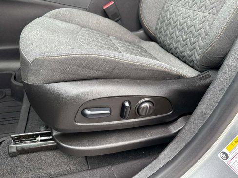 Used 2024 Chevrolet Equinox LT image 11