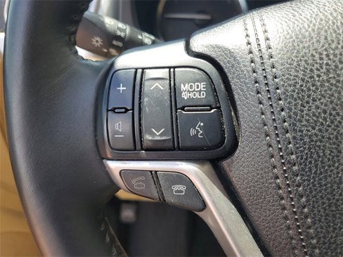 Used 2016 Toyota Highlander XLE image 20