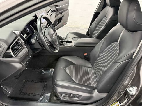 Used 2023 Toyota Camry SE image 11