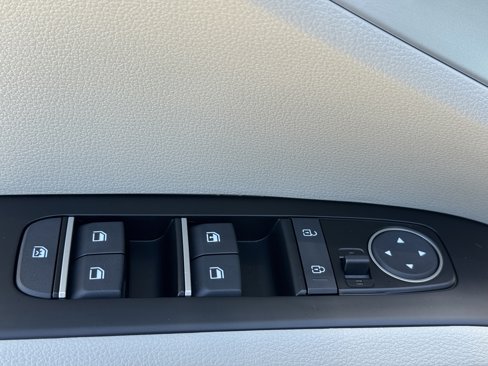 Certified 2025 Kia Soul LX w/ LX Technology Package image 18