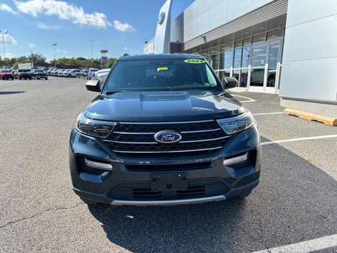 Used 2022 Ford Explorer XLT w/ Equipment Group 202A image 7