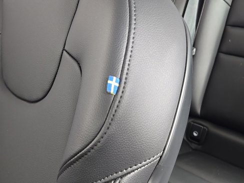Certified 2025 Volvo S60 B5 Core image 21