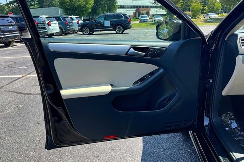 Used 2017 Volkswagen Jetta SE image 20