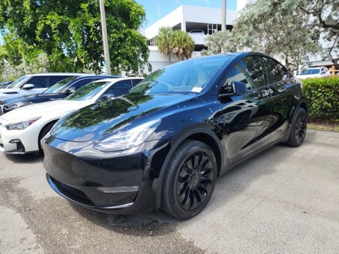 Used 2023 Tesla Model Y Long Range image 11