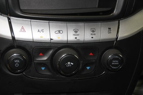 Used 2019 Dodge Journey SE image 11