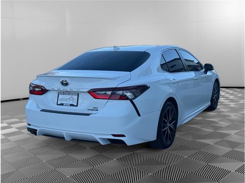 Used 2023 Toyota Camry SE image 5