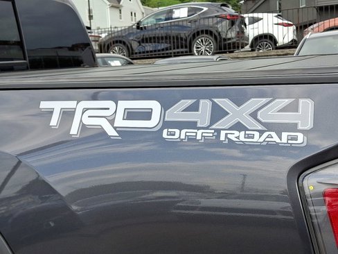 Used 2021 Toyota Tacoma TRD Off-Road image 30