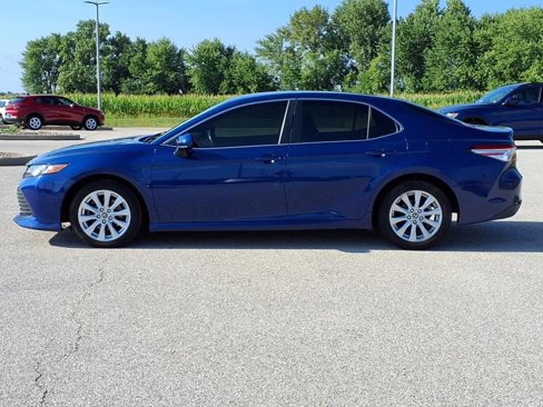 Used 2018 Toyota Camry LE image 23