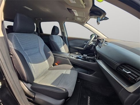 Used 2022 Nissan Rogue SV image 12