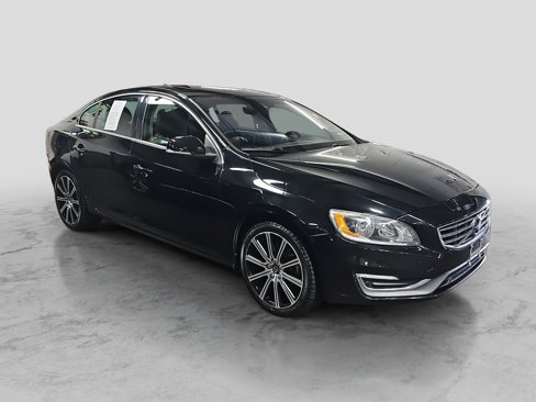 Used 2018 Volvo S60 T5 Inscription image 3