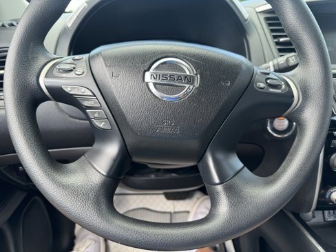 Used 2020 Nissan Pathfinder S image 18