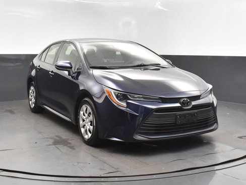 Used 2023 Toyota Corolla LE image 9
