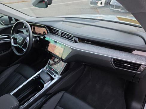 Used 2021 Audi e-tron Premium w/ Convenience Plus Package image 42