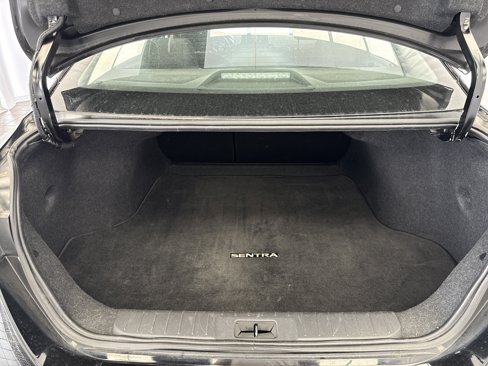Used 2024 Nissan Sentra SV image 17