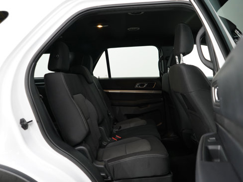 Used 2019 Ford Explorer XLT image 13
