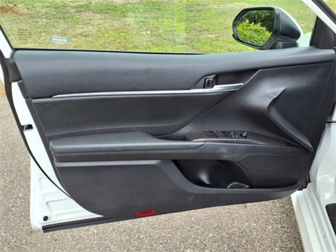 Used 2024 Toyota Camry LE image 10