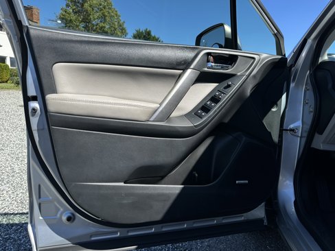 Used 2015 Subaru Forester 2.5i Touring w/ Popular Package #2 image 8