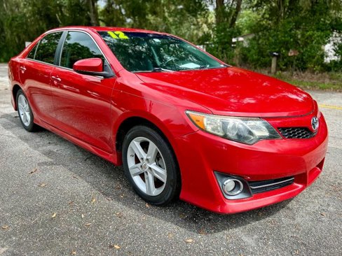Used 2012 Toyota Camry SE image 1