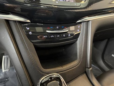 Certified 2021 Cadillac XT6 Sport w/ LPO, ONYX Package image 15