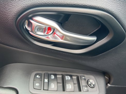 Used 2022 Jeep Cherokee Trailhawk w/ Sound & Nav Group image 14