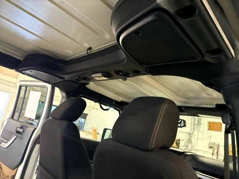 Used 2015 Jeep Wrangler Unlimited Rubicon w/ Max Tow Package image 49