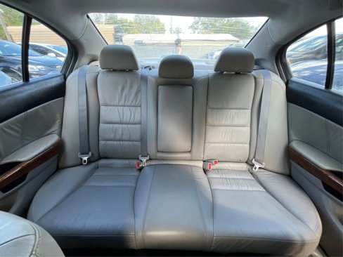 Used 2011 Honda Accord EX-L image 18