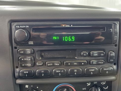 Used 2003 Ford F250 XLT image 11